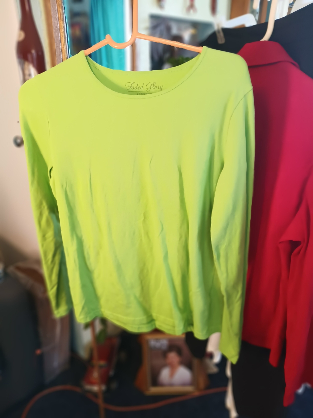 Faded Glory Lime Green Long Sleeve Crewneck Tee